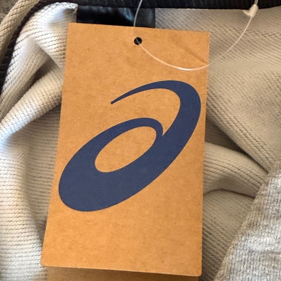 ASICS Tokyo Marathon 2024 NWT Souvenir Hoodie Grey/Pink Unisex , size Medium - Picture 8 of 11